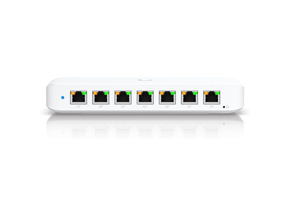 UniFi Switch Ultra 210W 8-Port Gigabit PoE Switch (USW-Ultra-210W) - 1