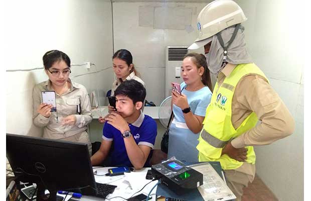 Service Install Fringerprint Report​ S​taff ​Attendance System Phnom Pneh ​